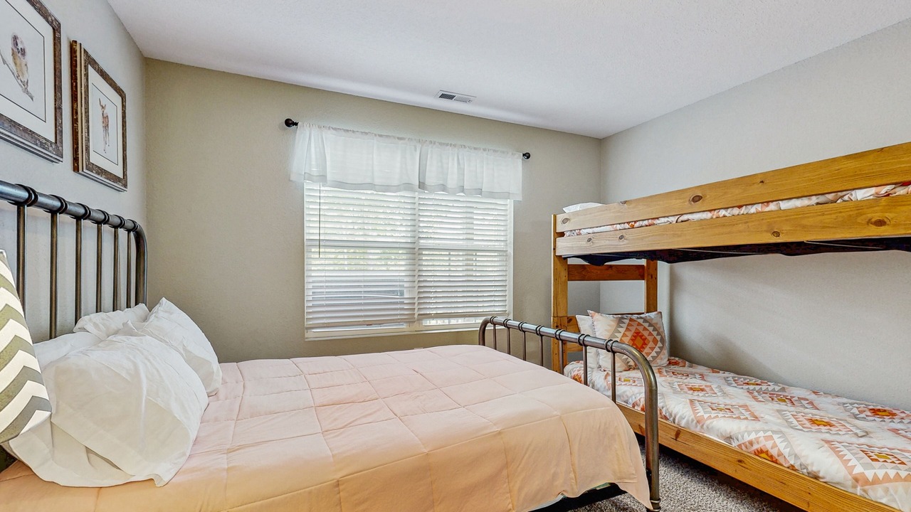 Photo of Bedroom in Lakeside Estates