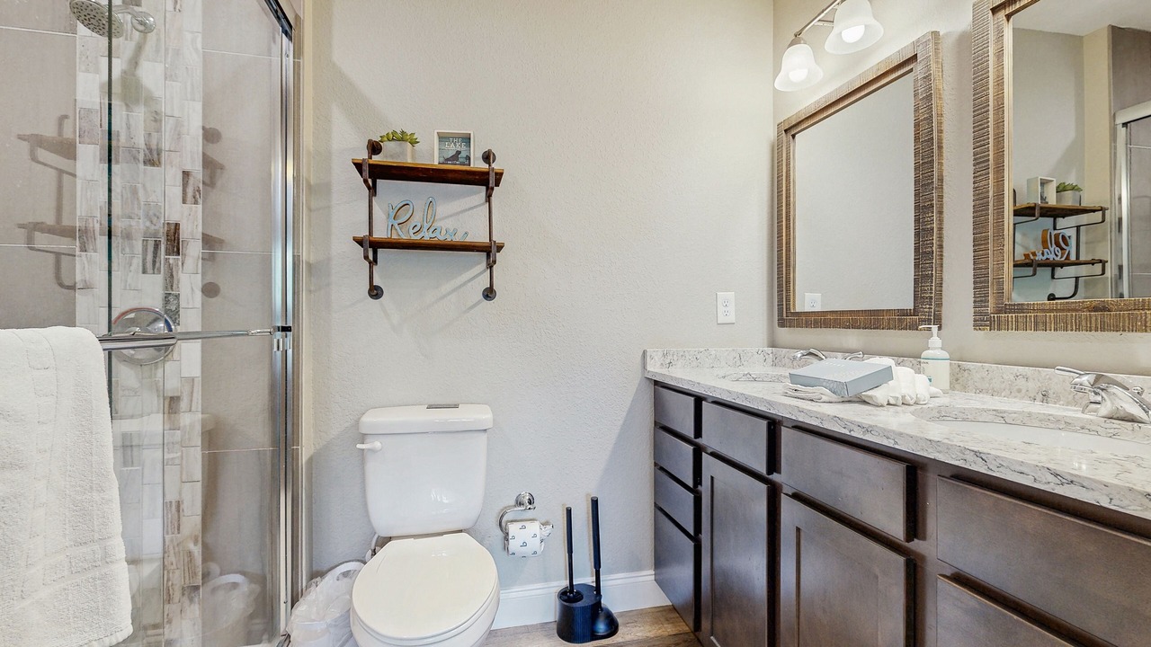 Photo of Bathroom in Lakeside Estates