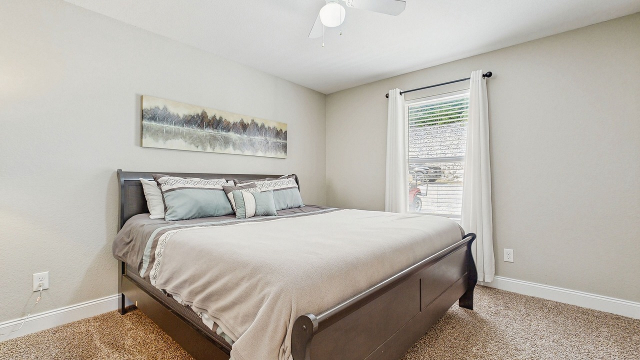 Photo of Bedroom in Lakeside Estates