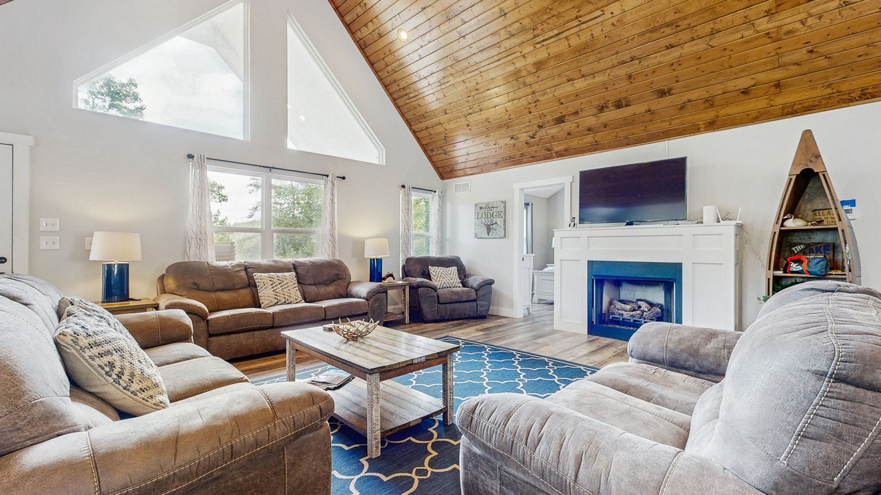 Photo of Livingroom in Lakeside Estates