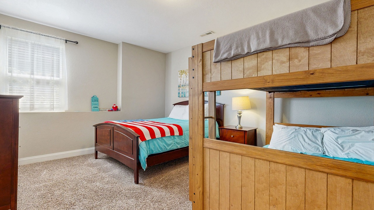 Photo of Bedroom in Lakeside Estates