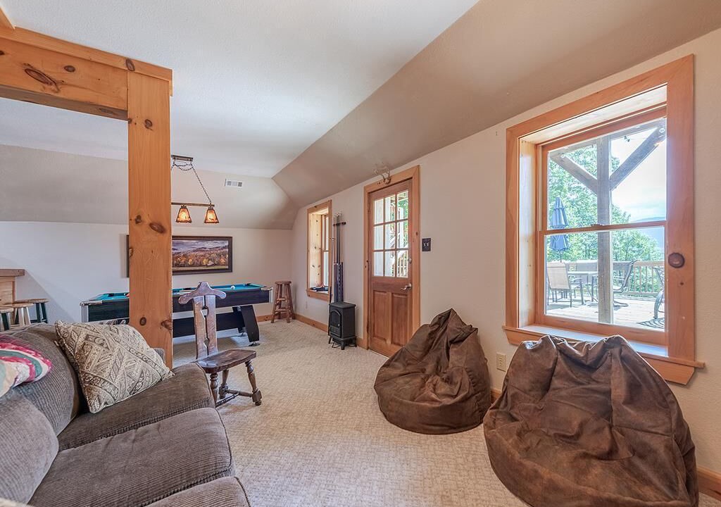 Photo of Livingroom in Waynesville