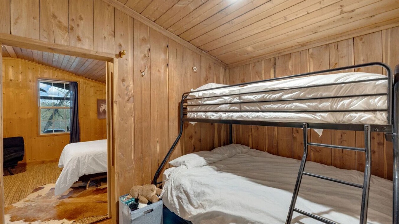 Photo of Bedroom in Jamestown