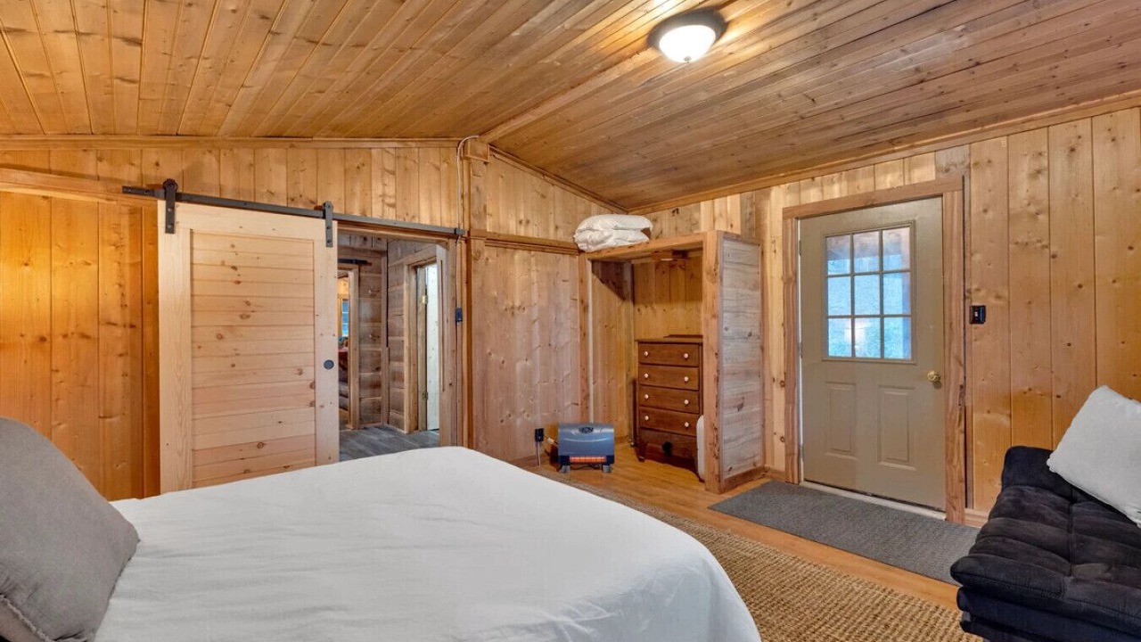 Photo of Bedroom in Jamestown