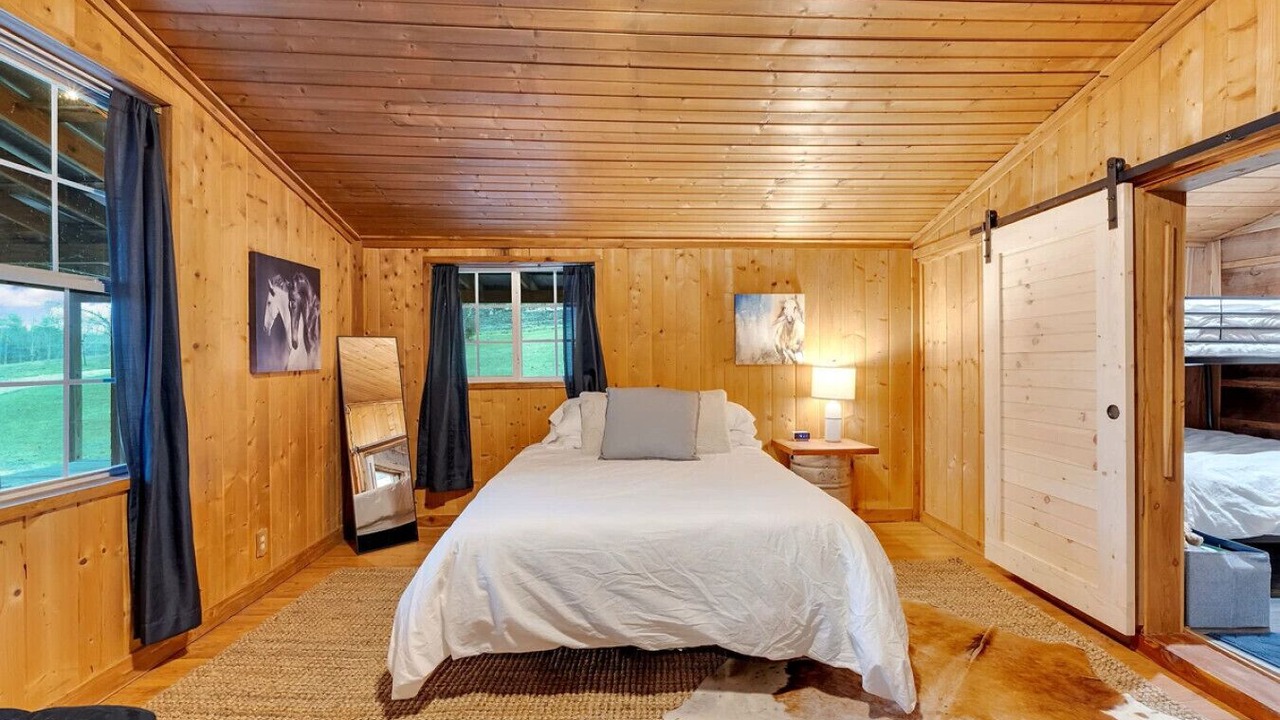 Photo of Bedroom in Jamestown