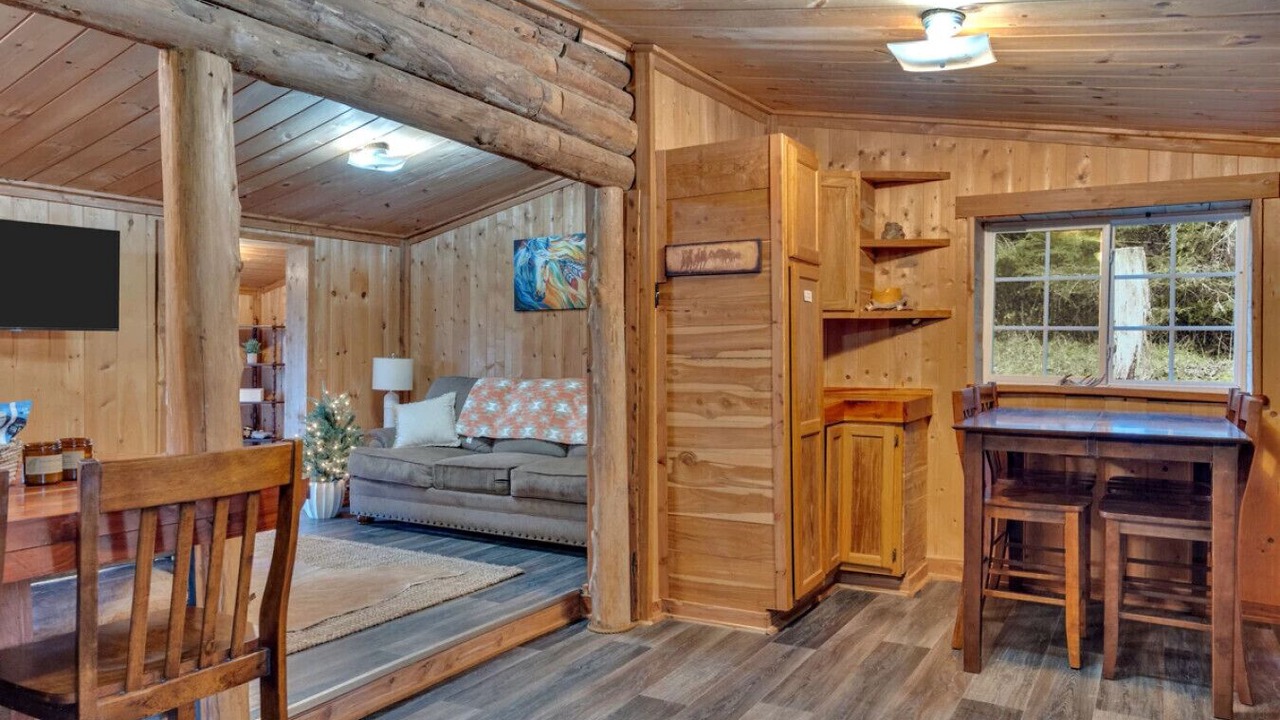 Photo of Livingroom in Jamestown