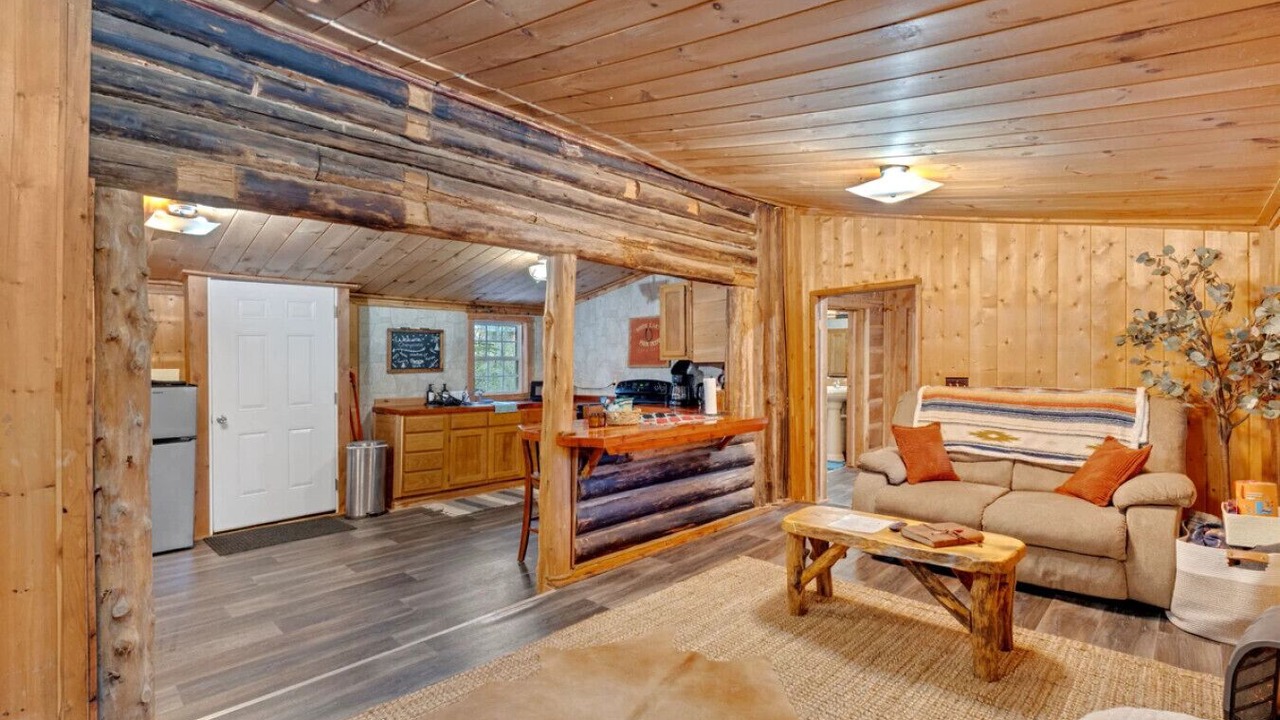 Photo of Livingroom in Jamestown