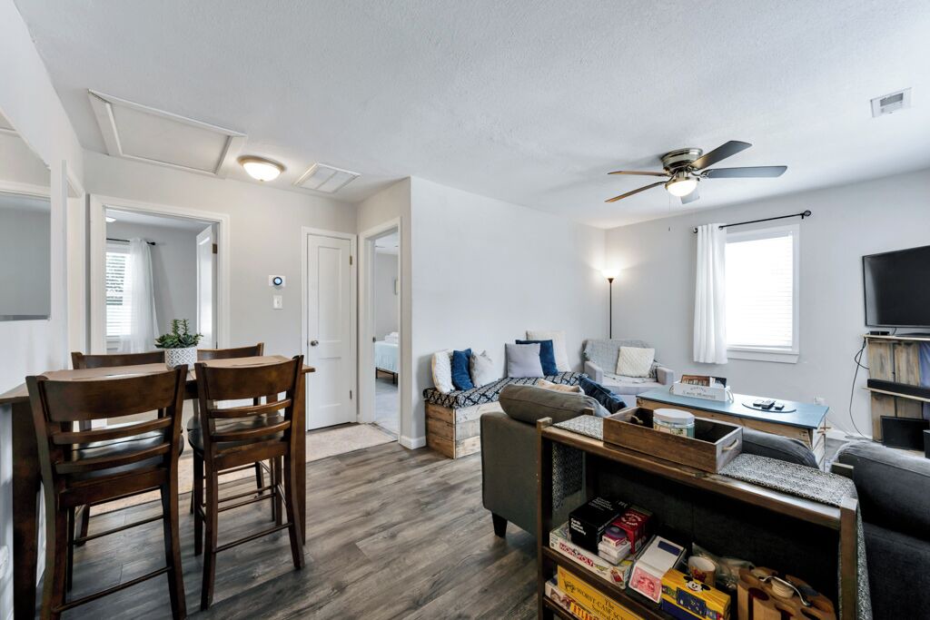 Photo of Livingroom in Bayview