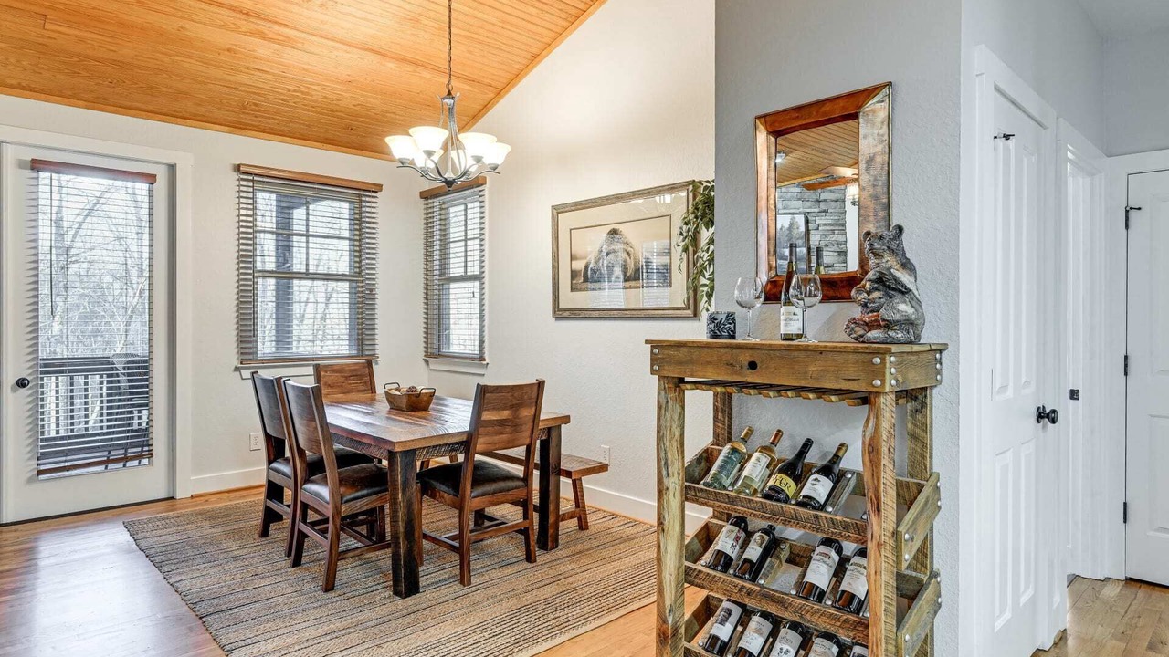 Photo of Livingroom in Bear Lake Reserve