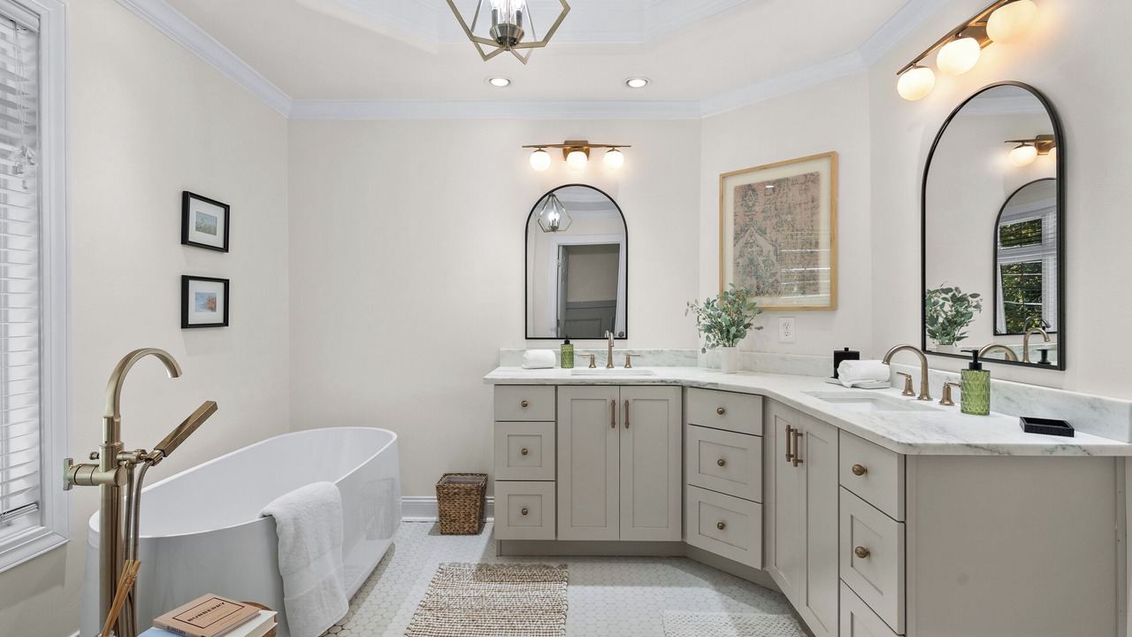 Photo of Bathroom in Jeffersonville
