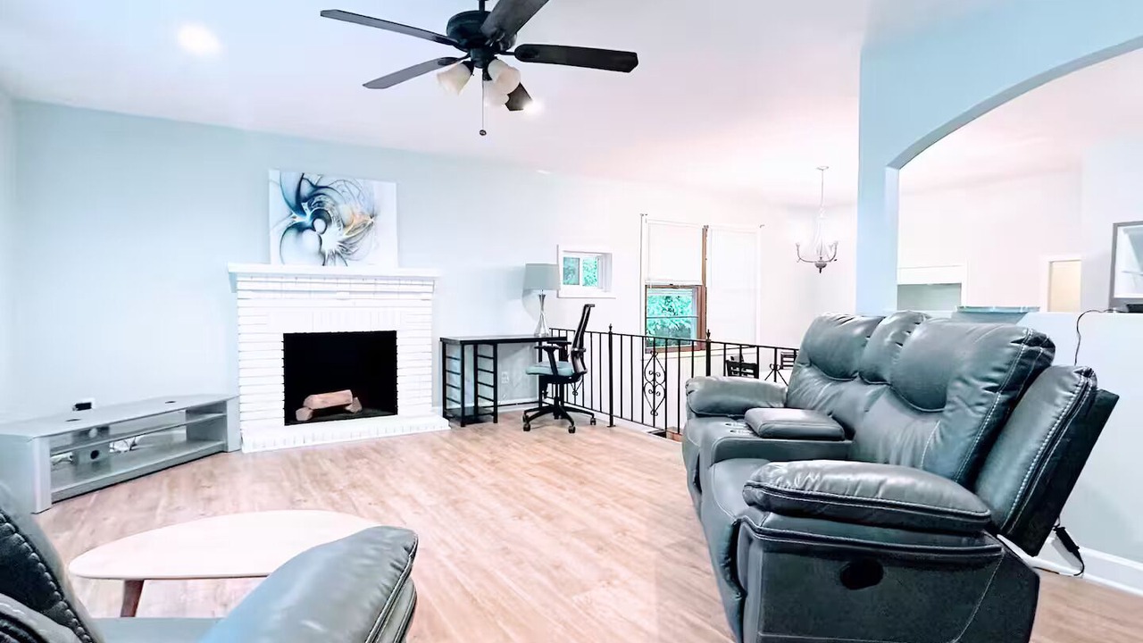 Photo of Livingroom in Huntersville