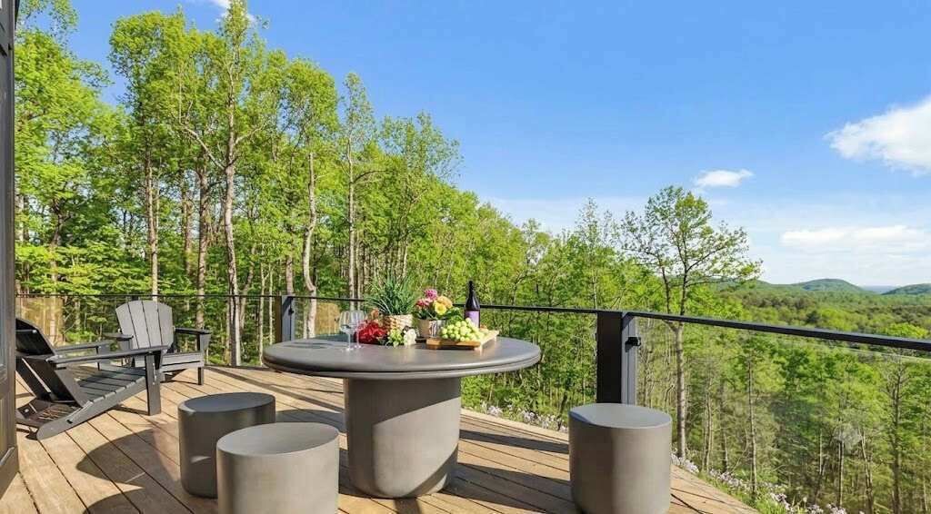 Photo of Outdoor in Saluda