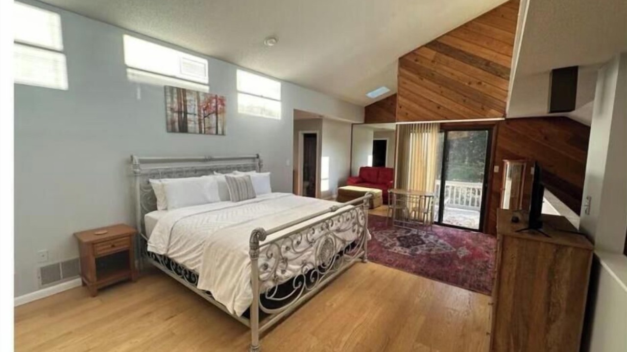 Photo of Bedroom in Bronston