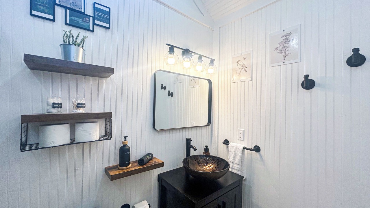 Photo of Bathroom in Campton