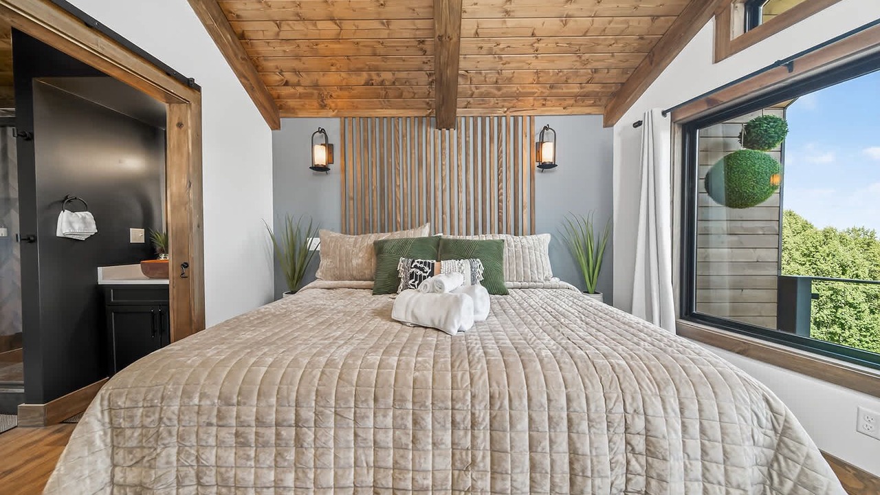 Photo of Bedroom in Saluda
