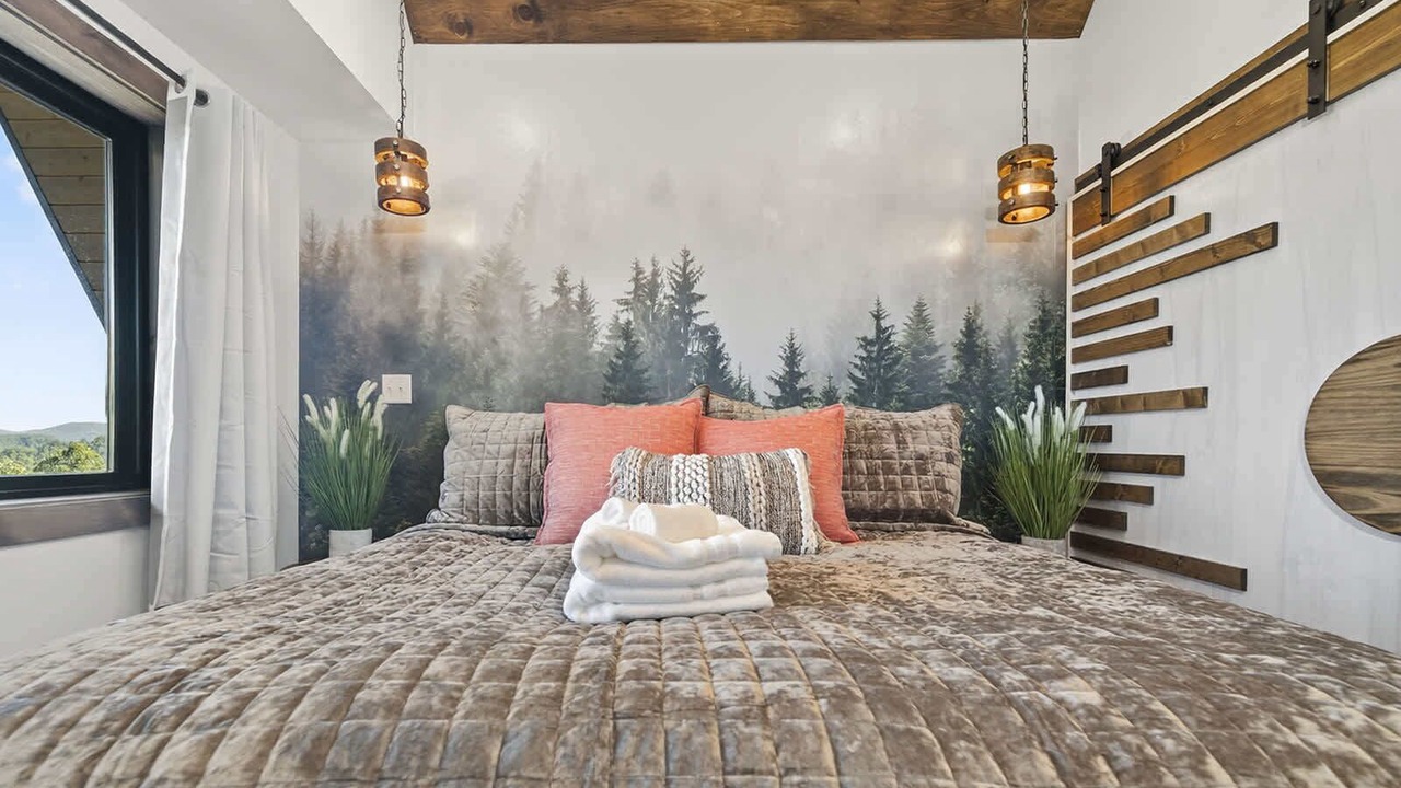 Photo of Bedroom in Saluda
