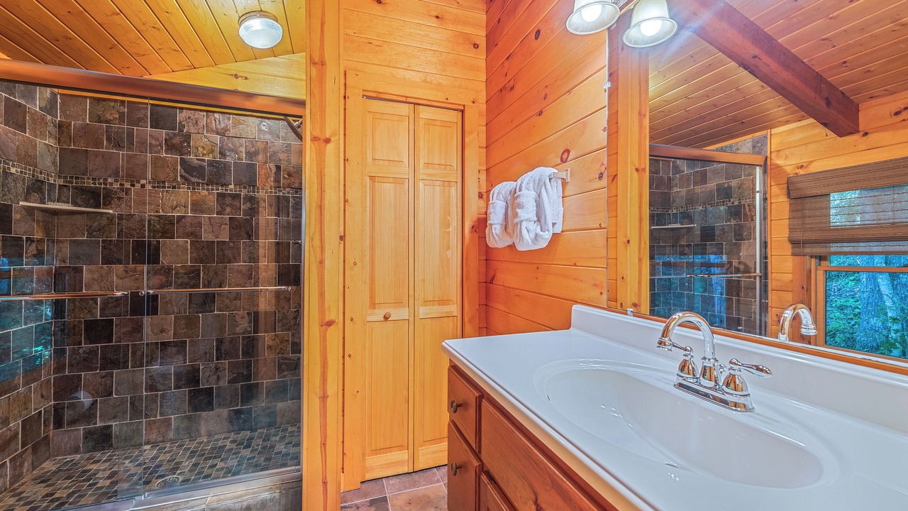 Photo of Bathroom in Cranberry Falls