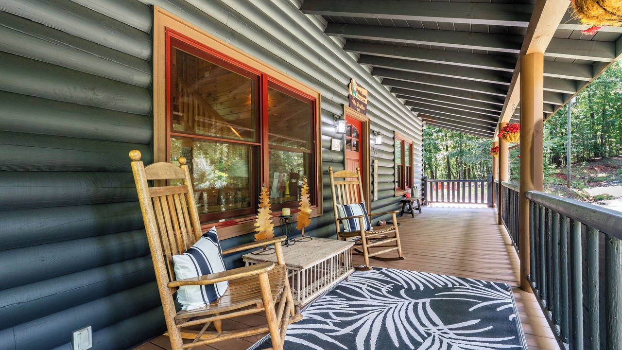 Photo of Patio Balcony in Lake Lure