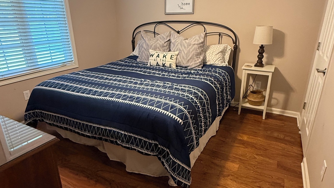 Photo of Bedroom in Benton