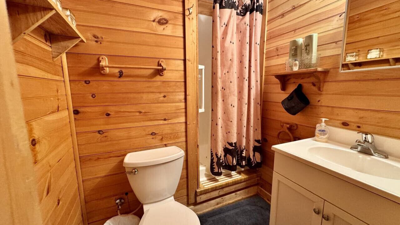 Photo of Bathroom in Byrdstown
