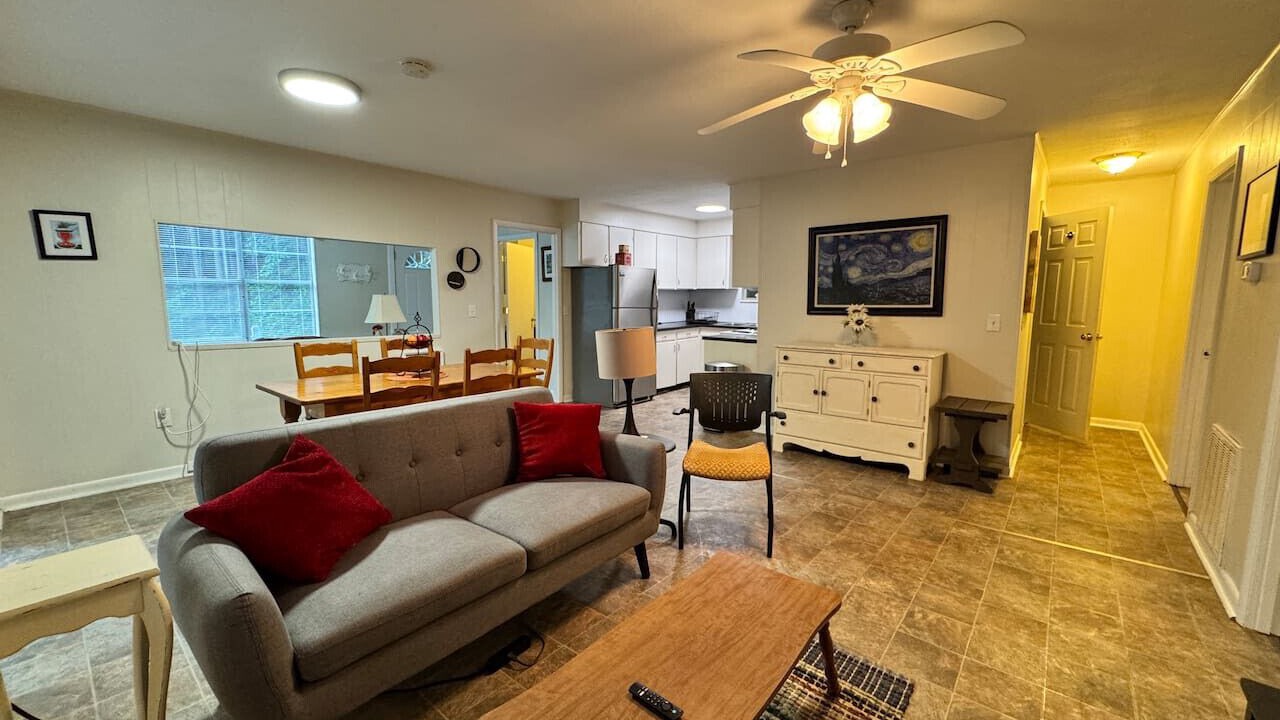 Photo of Livingroom in Jamestown