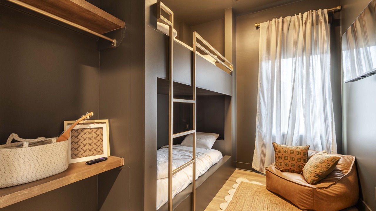 Photo of Bedroom in Historic Edgefield