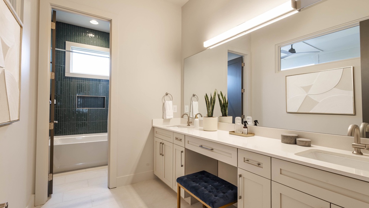 Photo of Bathroom in Historic Edgefield