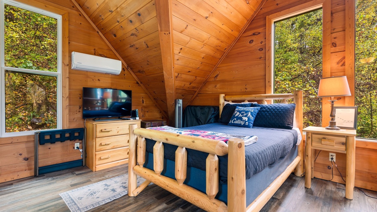 Photo of Bedroom in Smoky Mountains