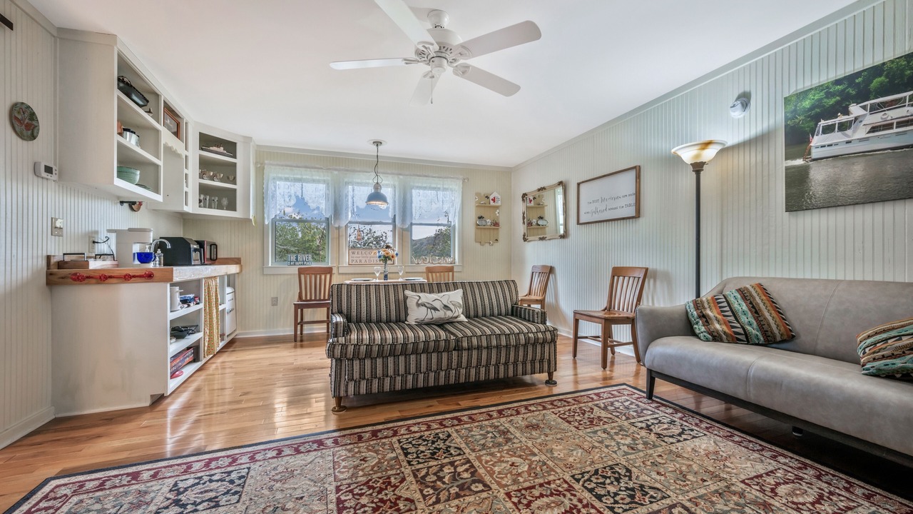 Photo of Livingroom in Ashland City