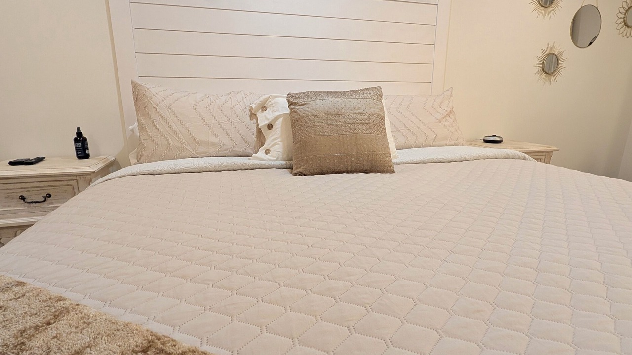 Photo of Bedroom in Kodak