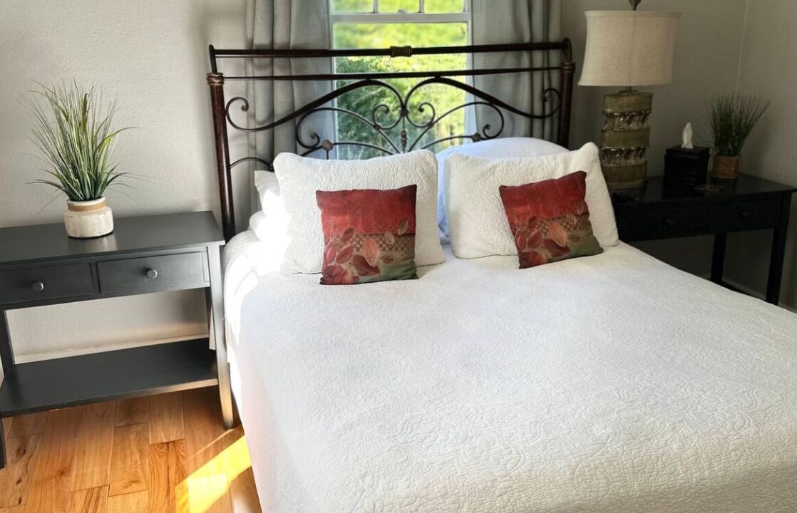 Photo of Bedroom in Avery Creek