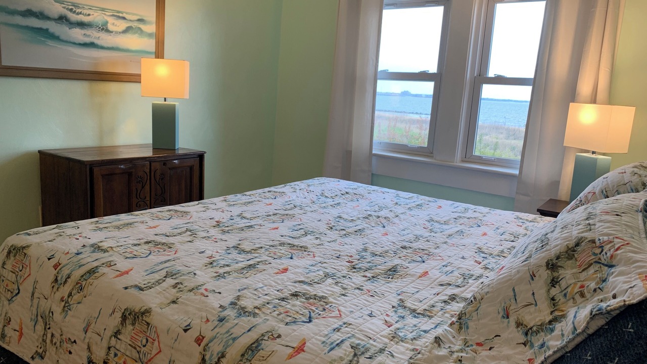 Photo of Bedroom in Willoughby Spit