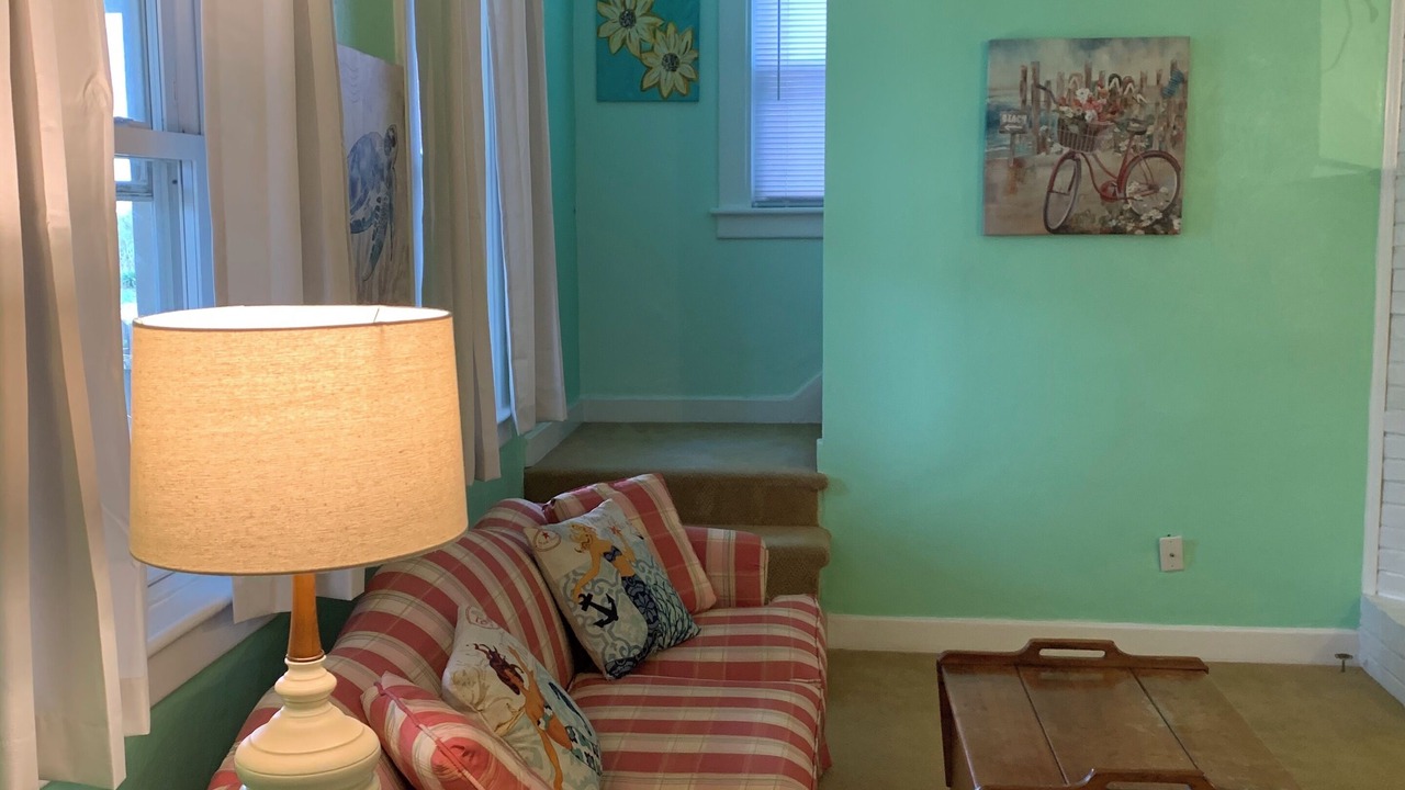 Photo of Livingroom in Willoughby Spit
