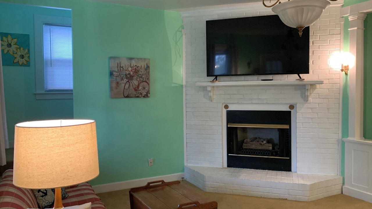 Photo of Livingroom in Willoughby Spit
