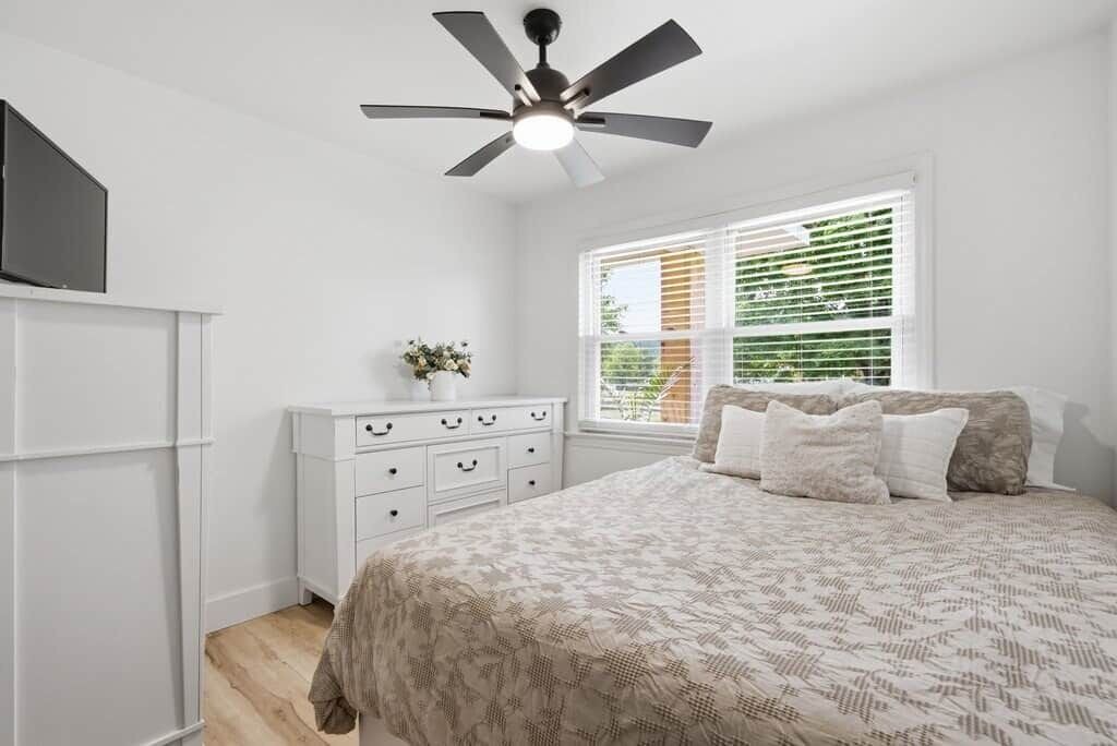 Photo of Bedroom in Evensville