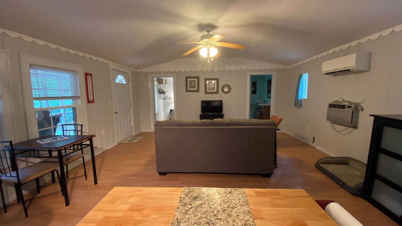 Photo of Livingroom in Clarksville