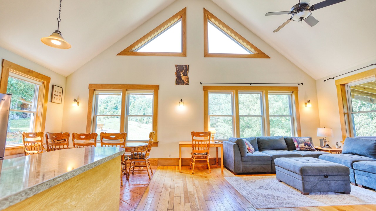 Photo of Livingroom in Floyd