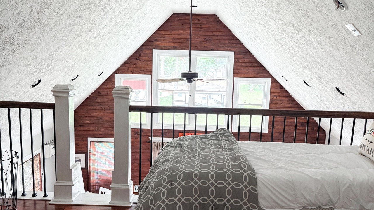 Photo of Bedroom in Decaturville