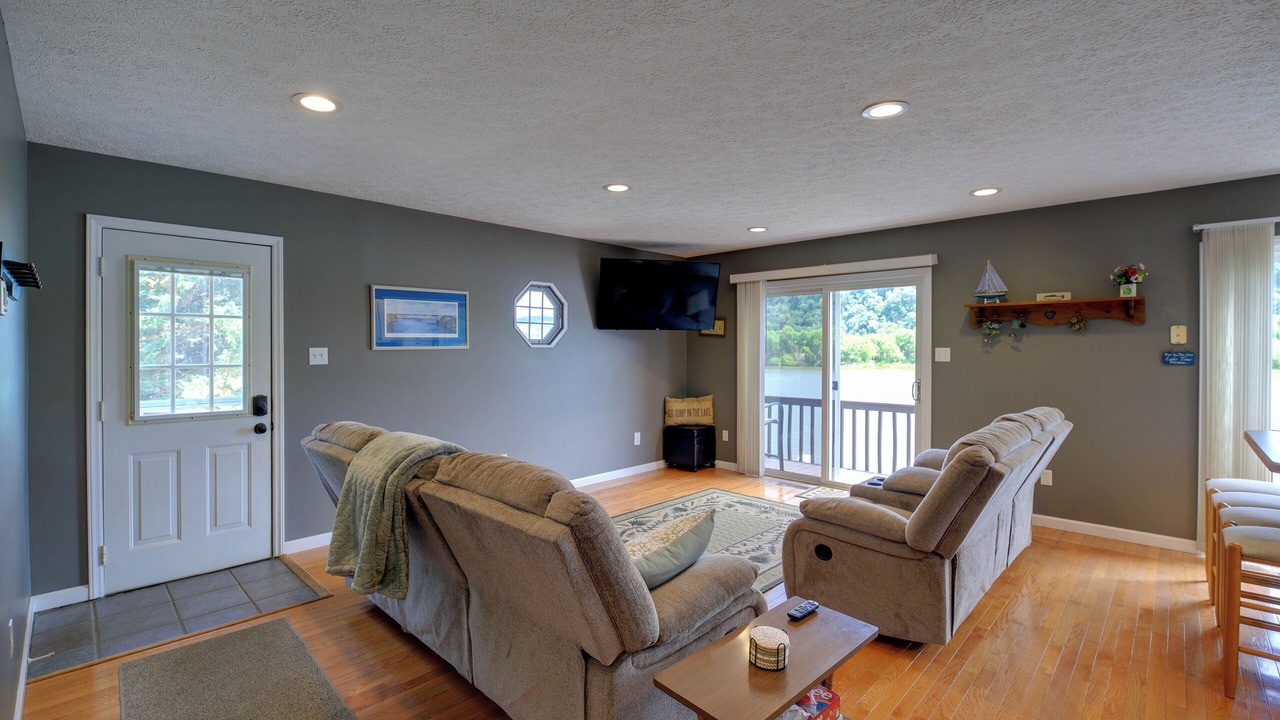 Photo of Livingroom in Draper
