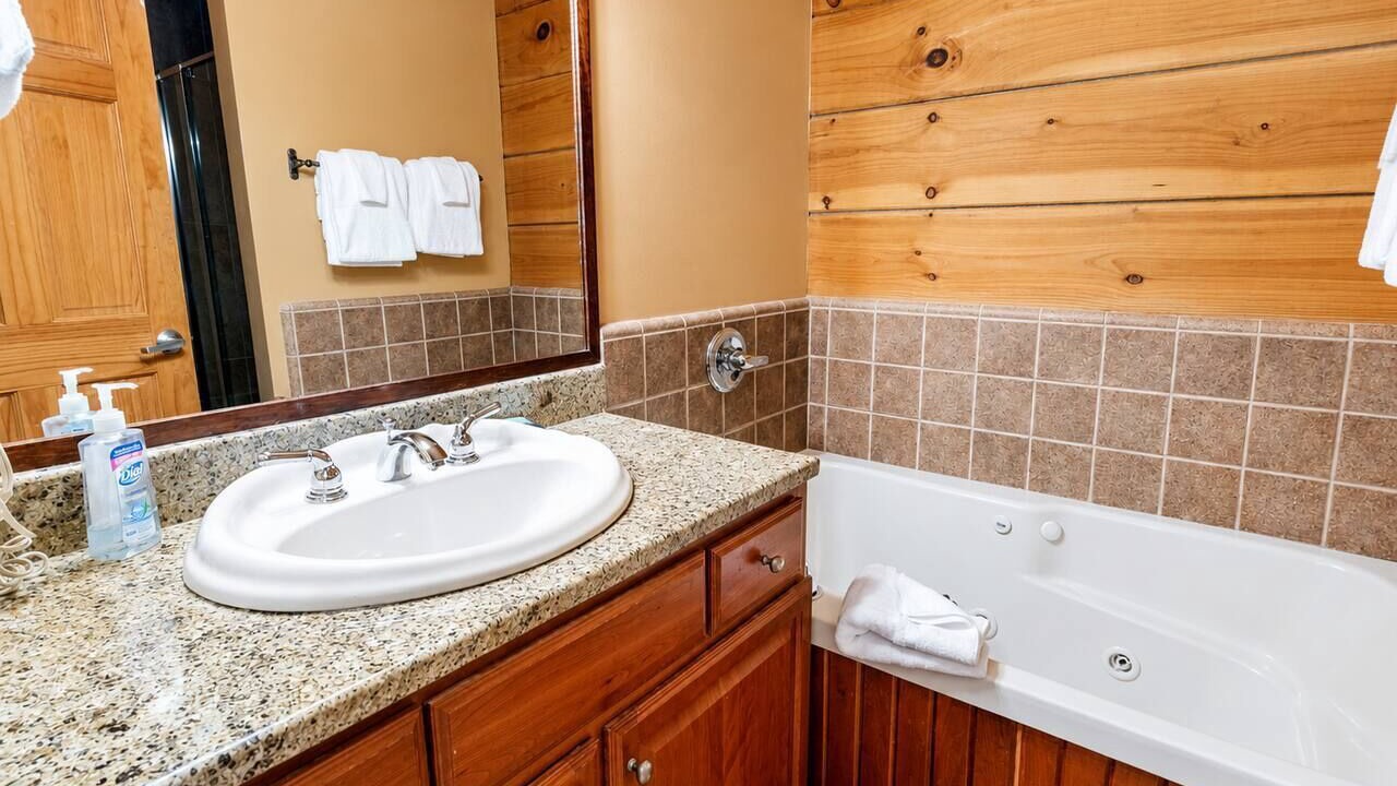 Photo of Bathroom in Snowshoe