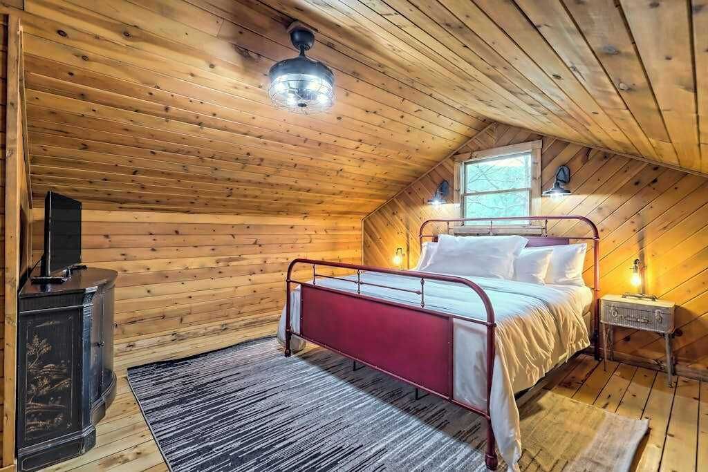 Photo of Bedroom in Blairsville