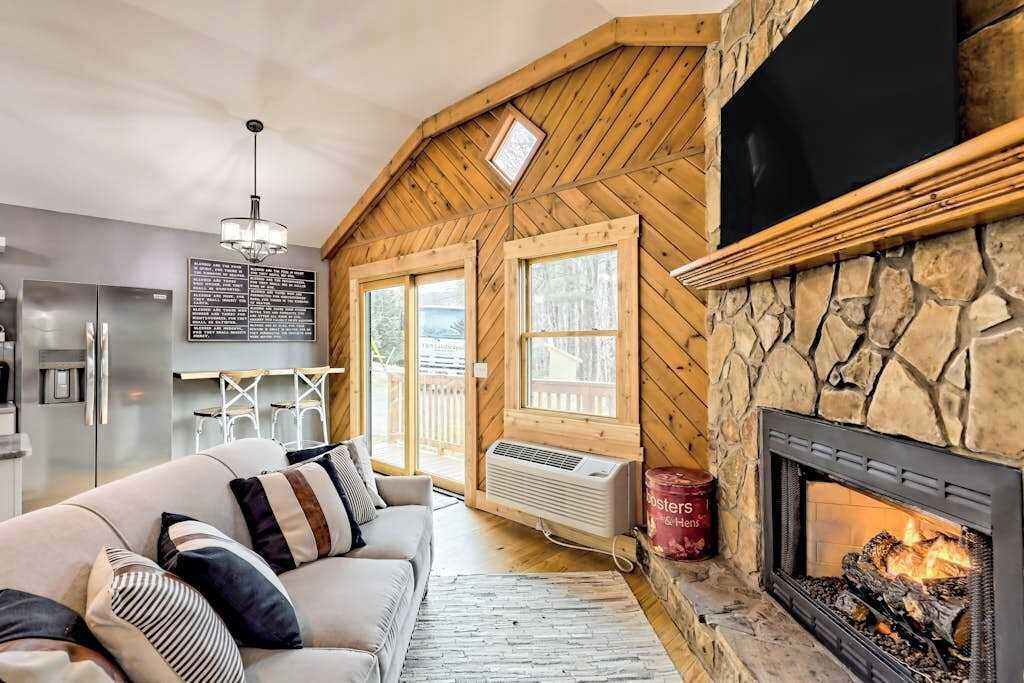 Photo of Livingroom in Blairsville