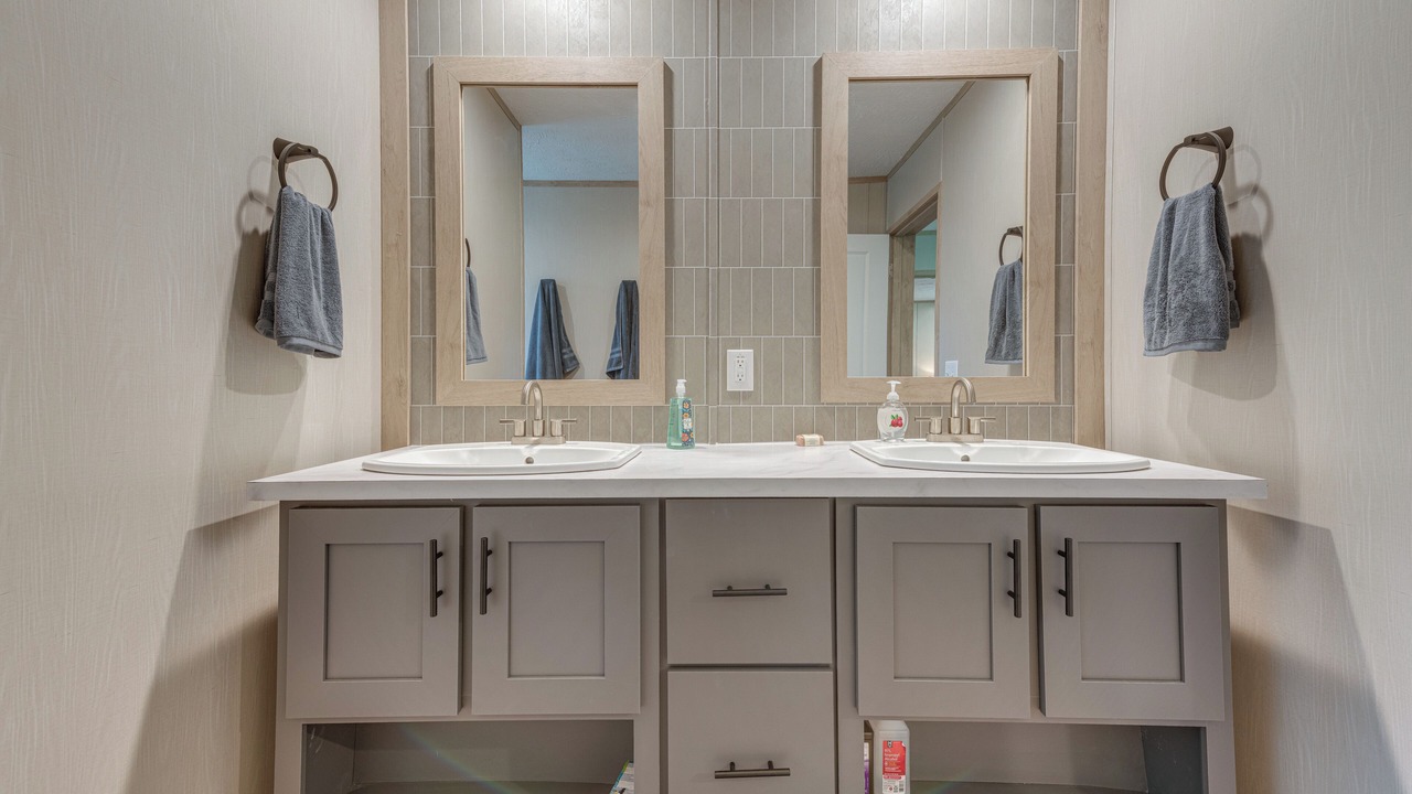 Photo of Bathroom in Scottsburg
