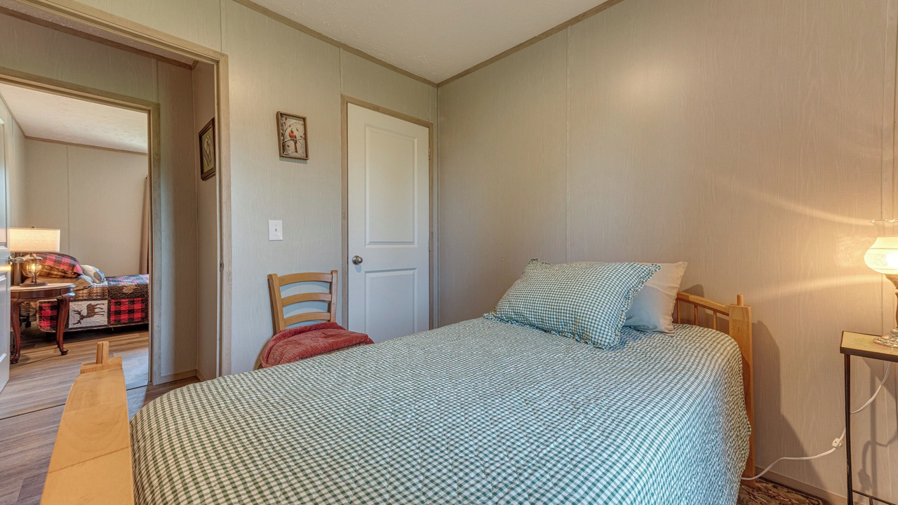 Photo of Bedroom in Scottsburg