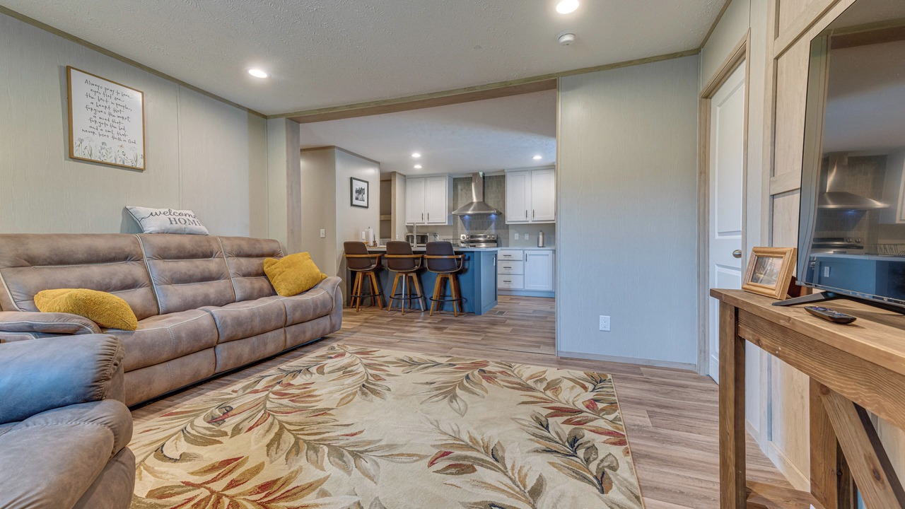 Photo of Livingroom in Scottsburg