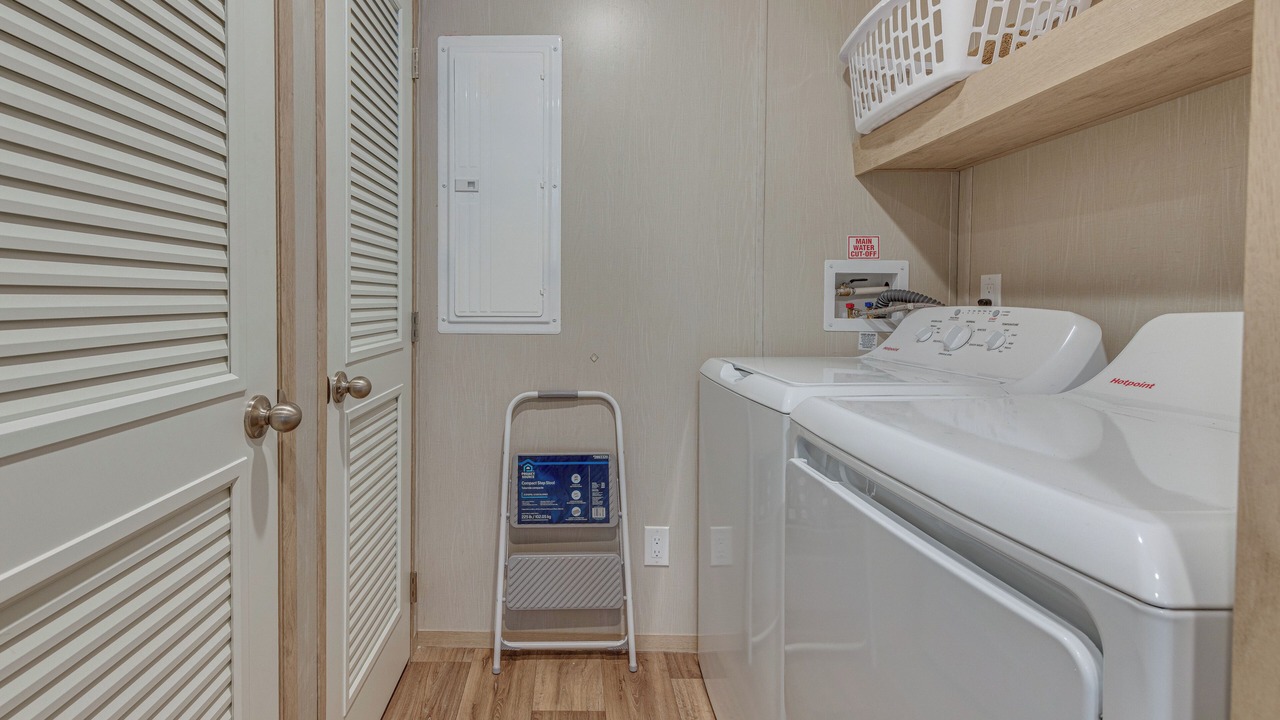 Photo of Bedroom in Scottsburg