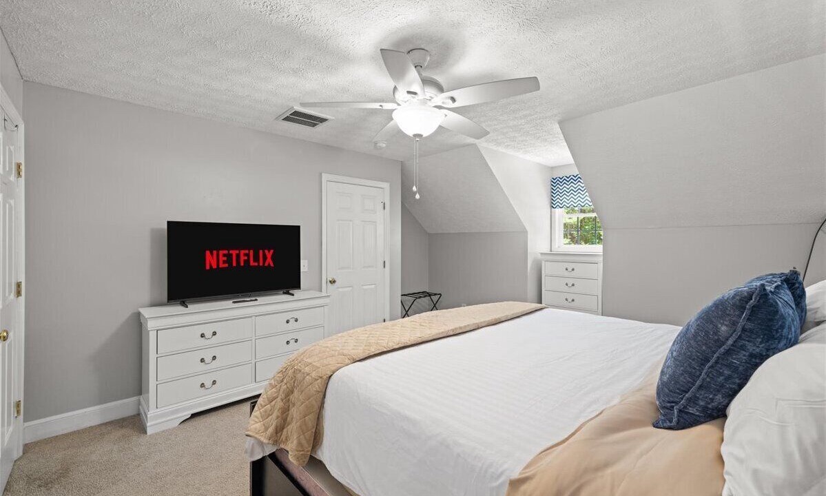 Photo of Bedroom in Leasburg