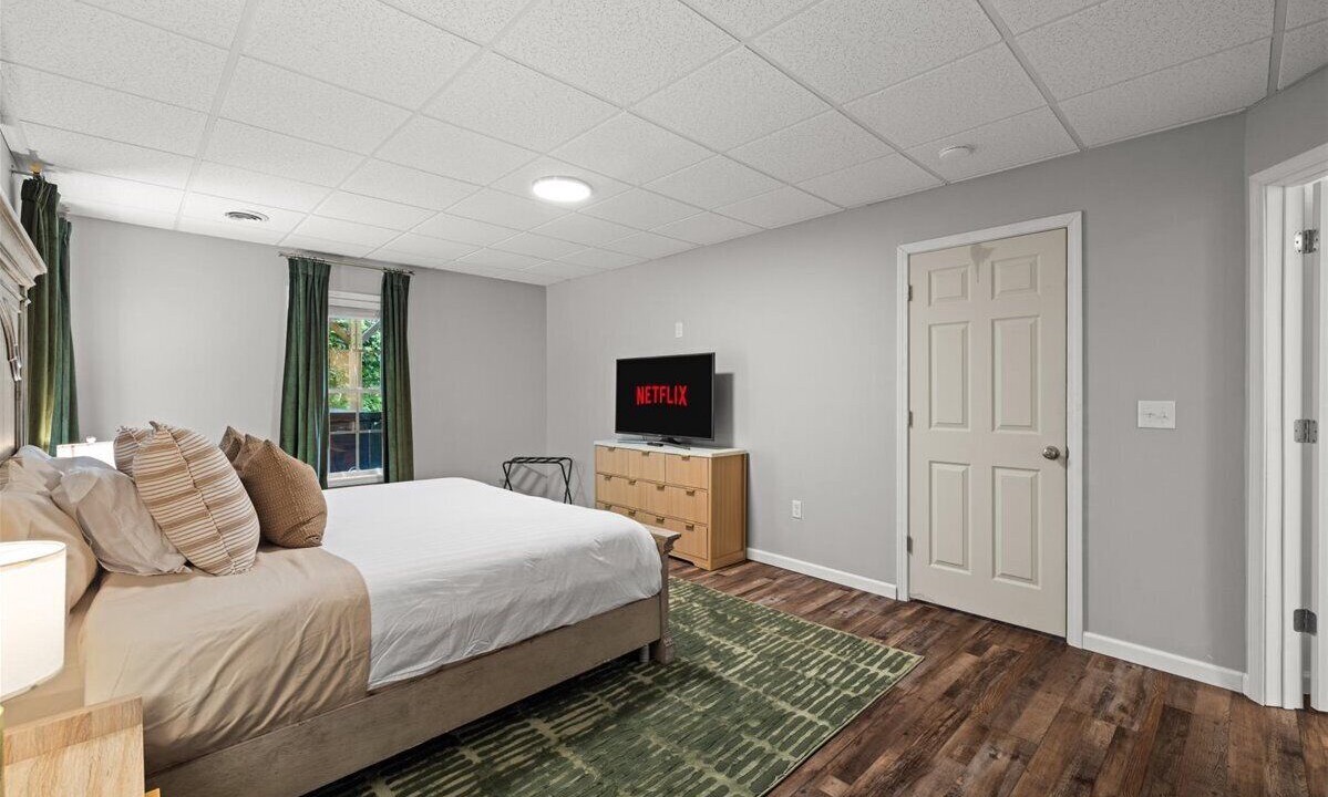 Photo of Bedroom in Leasburg