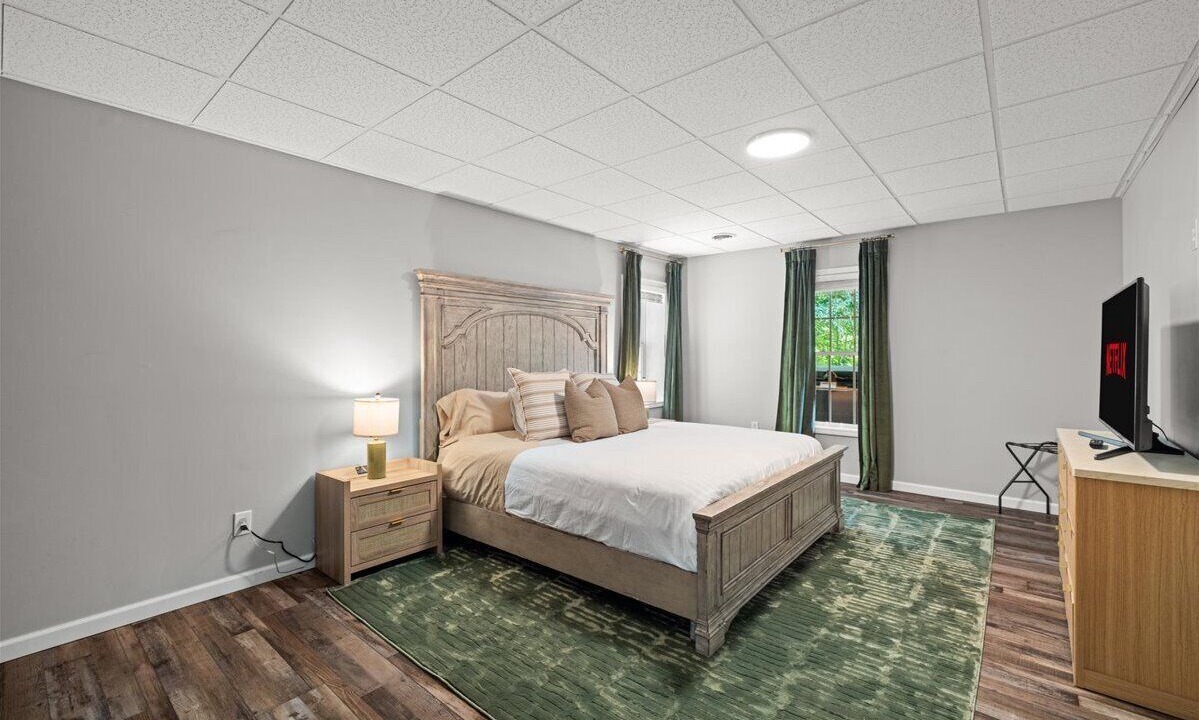 Photo of Bedroom in Leasburg