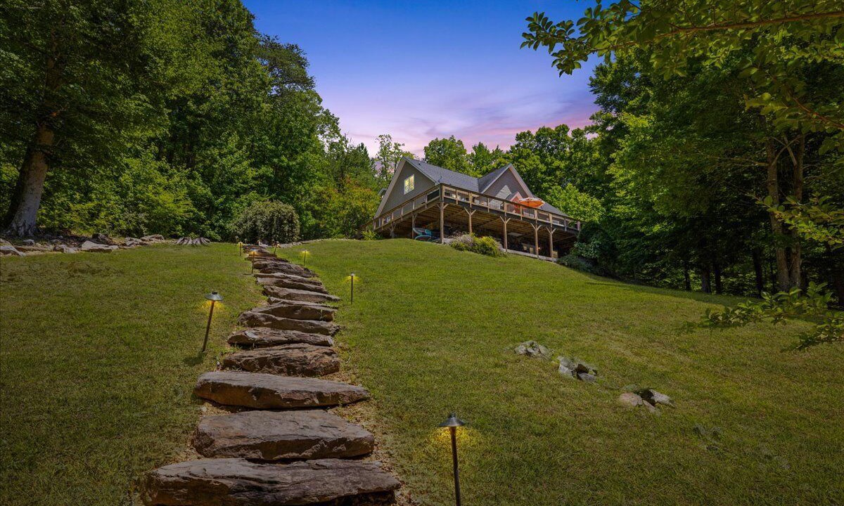 Photo of Outdoor in Leasburg